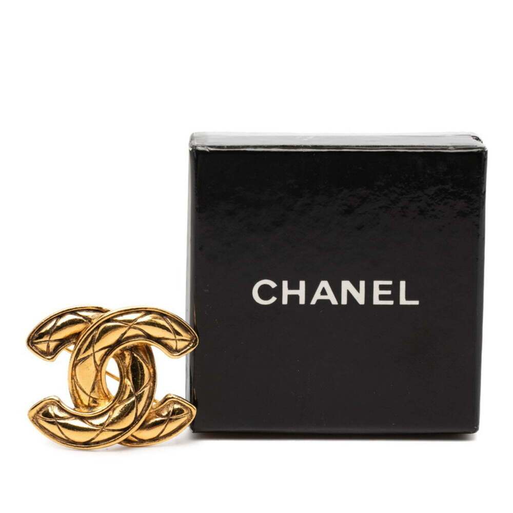 CHANEL Gold Logo Brooch - Picture 4 of 4